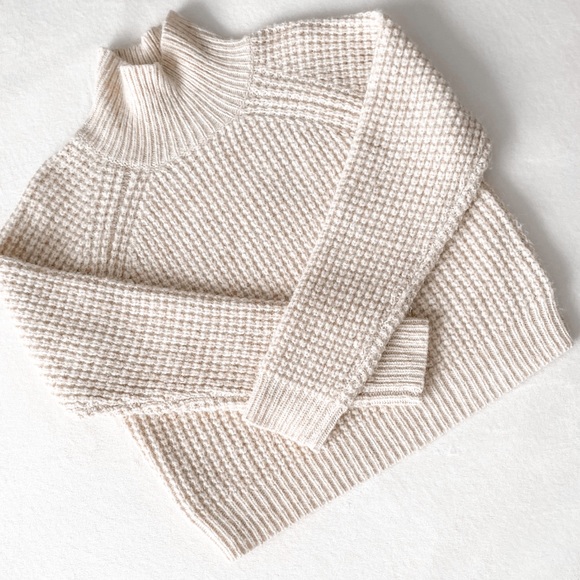 *SOLD* NWOT Wilfred Turtleneck Knit Sweater - Picture 11 of 15